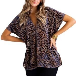 Karlie Leopard Velvet V-Neck Tunic Short Sleeve Blouse Navy Women's Size Small